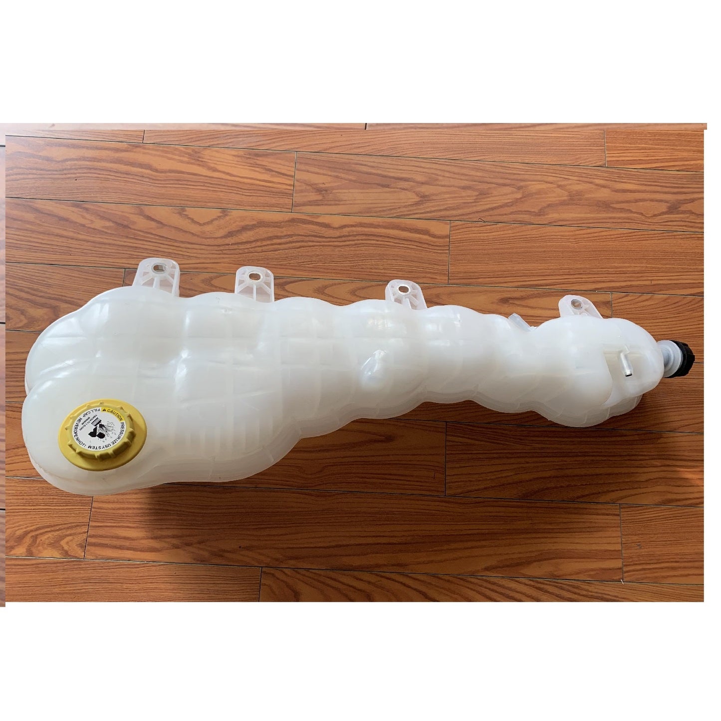 Heavy Duty Replacement Coolant Reservoir Tank for 2018+ Freightliner Cascadia | Direct Fit for A0532836000 | with Cap & Sensor