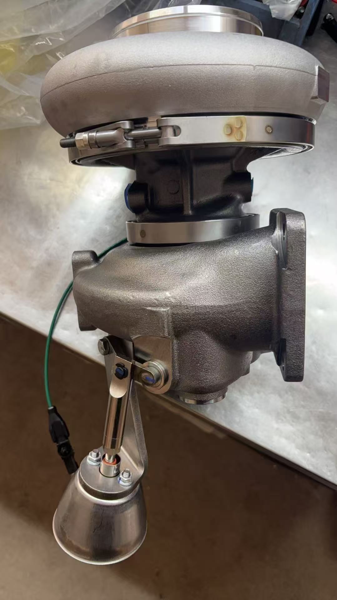 Freightliner Cascadia 2015-2018 B3G Turbo Charger with valve Detroit DD15 14.8L A4720901480 (Billet Compressor Wheel)