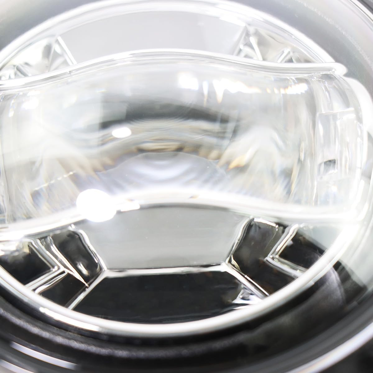 LED Fog Lights Assembly for Kenworth T660 2013-2021, Peterbilt 579 2013-2022, Peterbilt 587 2013-2022, Clear Lens White Housing Fog Lamp