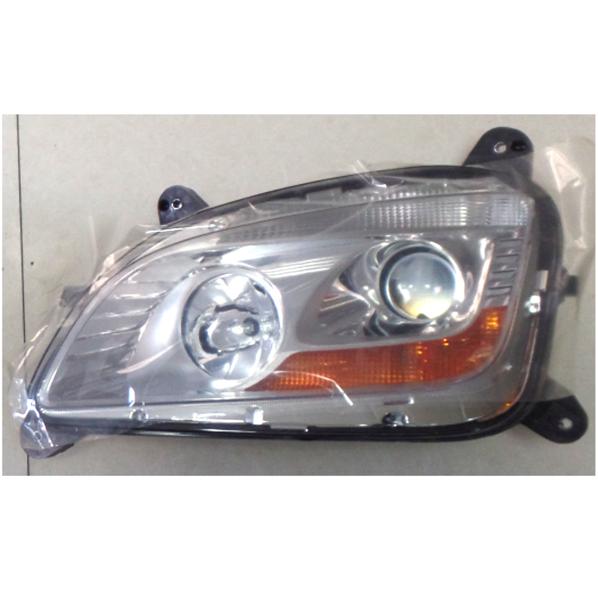 Halogen Headlight - Chrome Housing Projector Headlamp Assembly for 2011-2021 Peterbilt 579 587