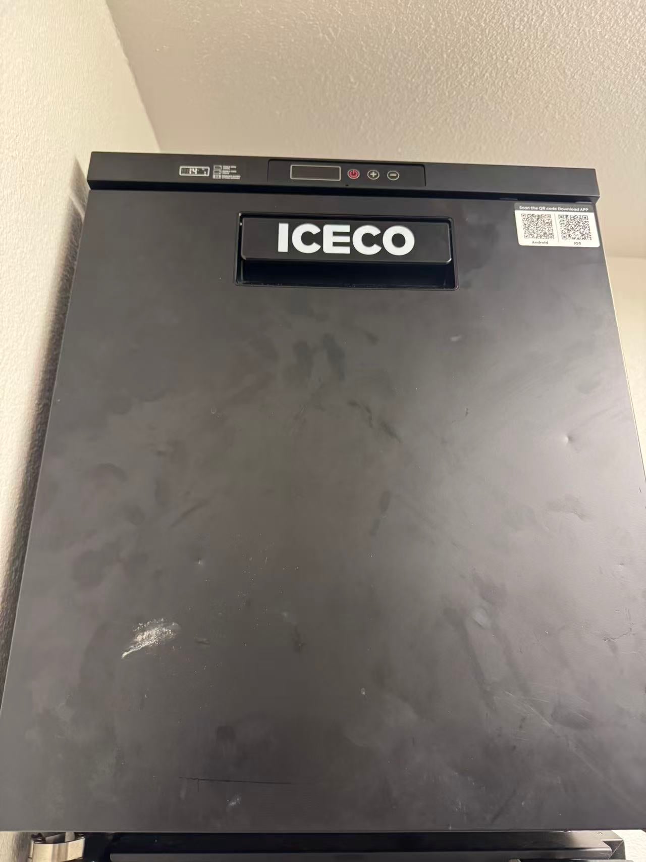 UN045 - ICECO Cooler REFRIGERATOR